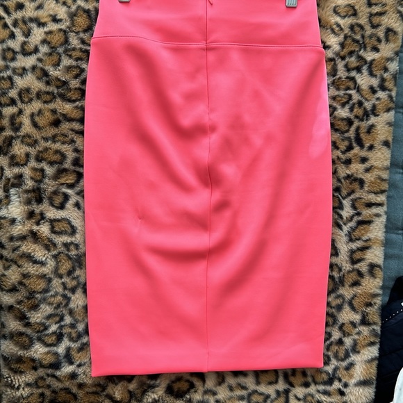 Guess Los Angeles - Size Small - Modern scuba knit skirt - Picture 6 of 8